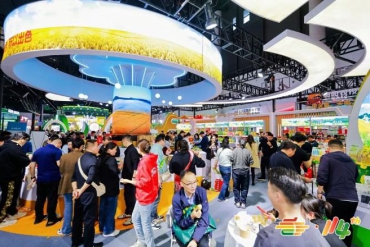 从“门外汉”到“主桌嘉宾”：新锐零食品牌秋糖申请进阶之路